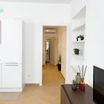 San Maurizio Tirabora Short Rent 公寓